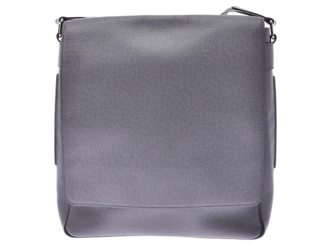 Louis Vuitton Messenger Grey Leather  ref.207402