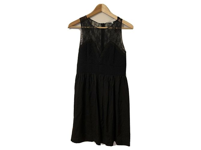 Sandro schwarzes Kleid mit Spitze