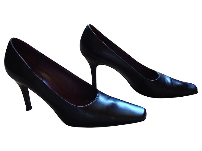 Carven black leather pumps square toe