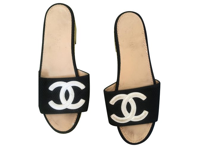 Chanel shoe Beige Cloth  ref.207591
