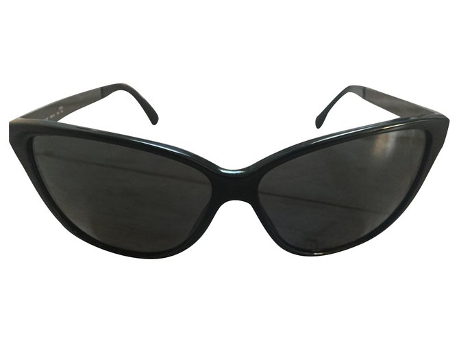 Chanel Gafas de sol Negro Plástico  ref.208140