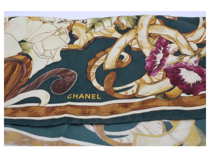 Foulard Chanel Floral Olivgrün Seide  ref.208276