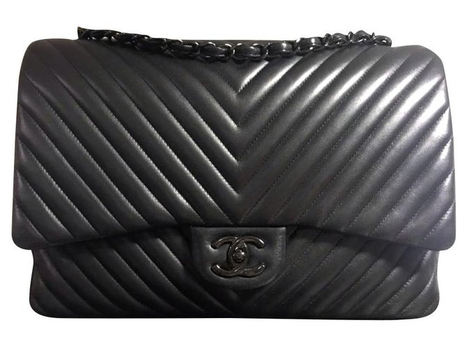 Classique Rare sac à rabat intemporel Chanel So Black Jumbo Chevron Cuir Noir  ref.208821
