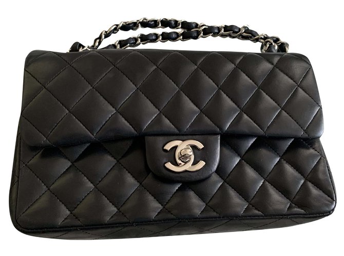 Chanel timeless Classique Cuir Noir  ref.209146