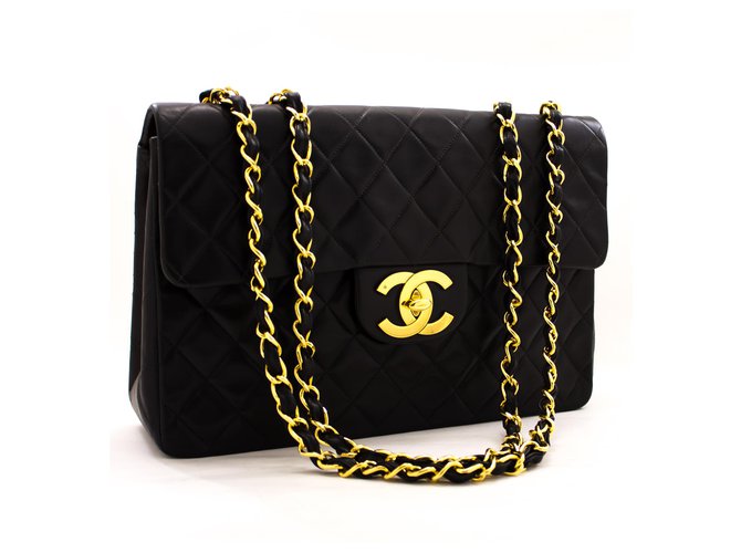 Chanel Jumbo 13"Maxi 2.55 Bolso de hombro con cadena de solapa Piel de cordero negra Negro Cuero  ref.209545