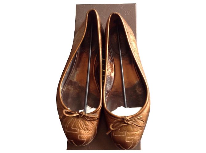 Gucci Bailarinas de piel bronce