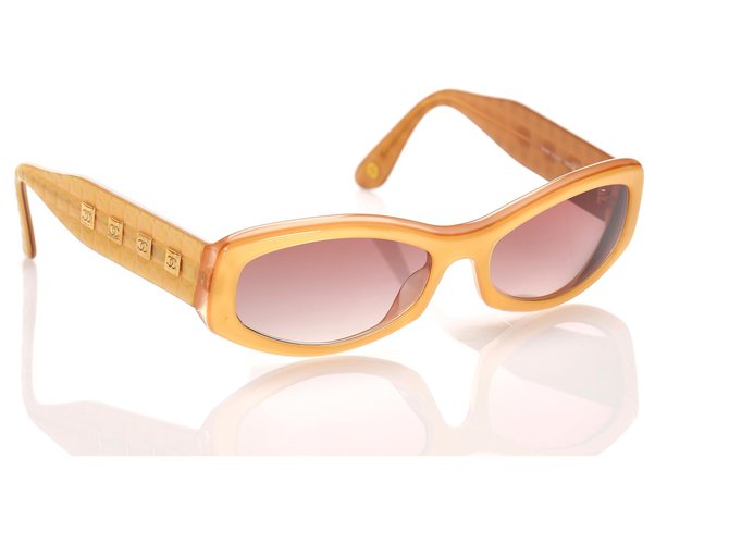 Gafas de sol redondas de color marrón Chanel Castaño Plástico  ref.210243