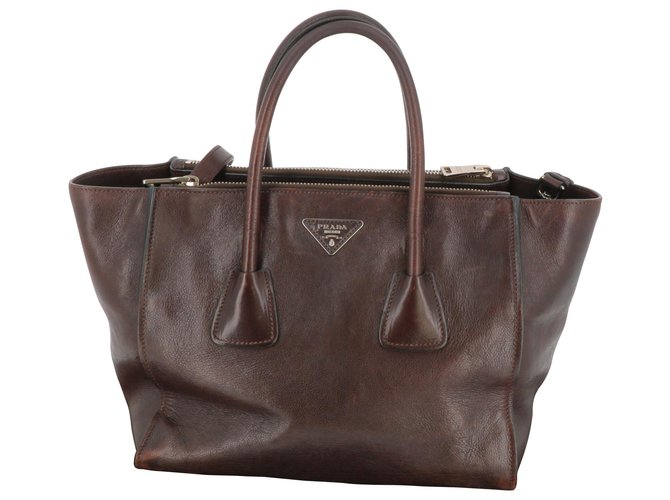 BROWN LEATHER PRADA BAG |