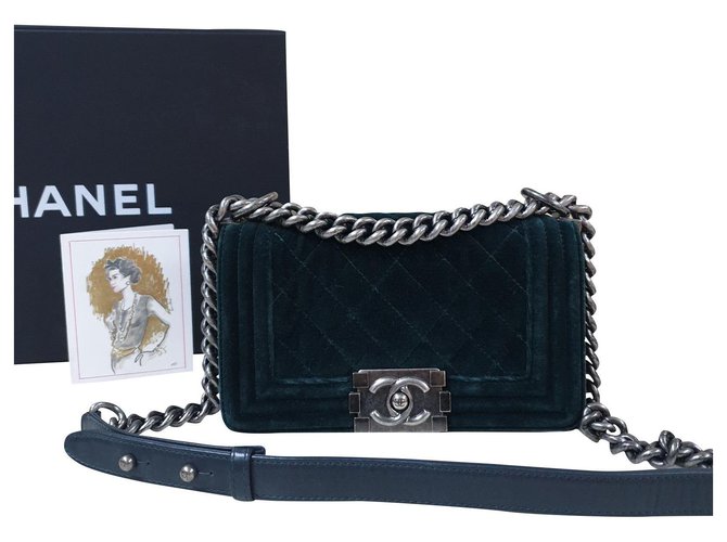 Boy Chanel Handtaschen Dunkelgrün Samt  ref.210955