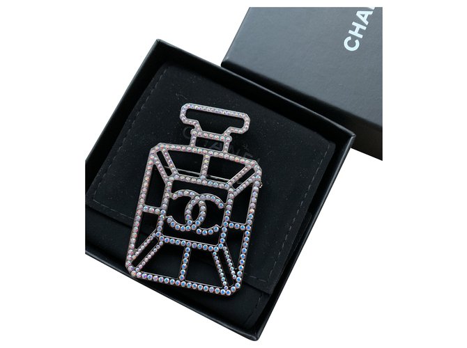 Cambon Chanel Pins & Broschen Mehrfarben Stahl  ref.211670