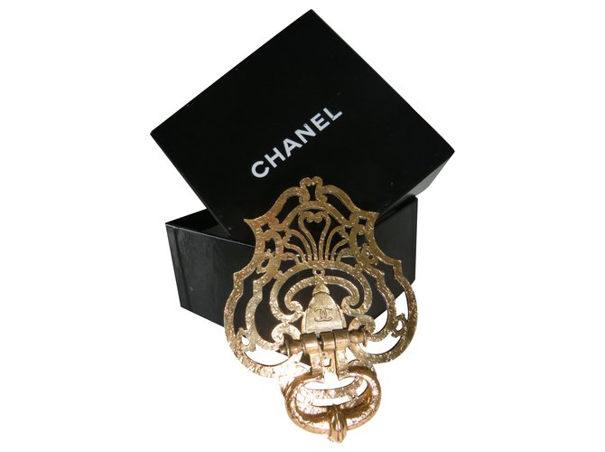 Broche Vintage Chanel Métal Doré  ref.212395