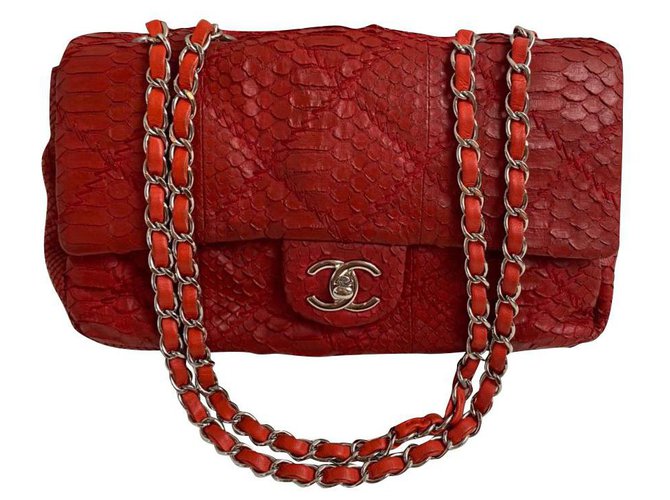 Classique Chanel Cuir Rouge  ref.212595