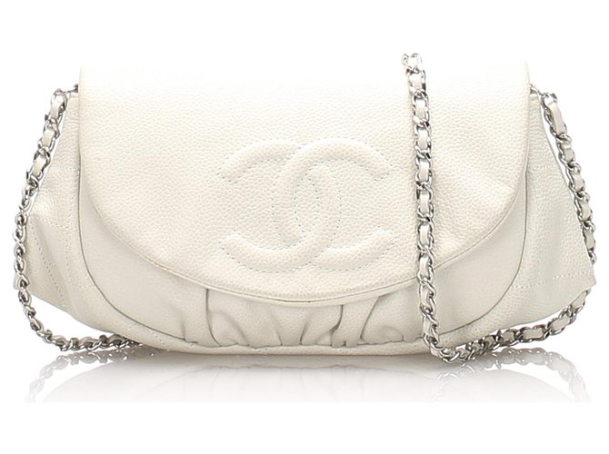 Portefeuille Chanel en demi-lune en cuir caviar blanc sur chaîne Écru  ref.212773
