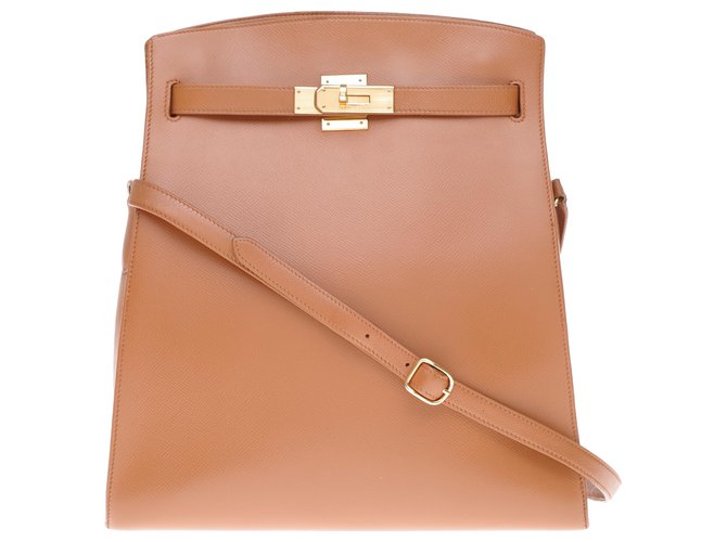 Magnificent Hermès Kelly Sport bag n courchevel gold leather, gold plated metal trim Golden  ref.212849