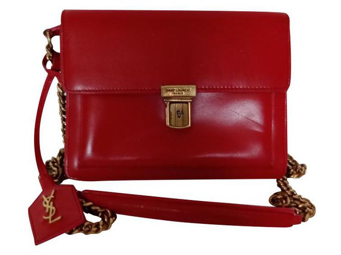 Yves Saint Laurent Handtaschen Rot Lackleder Exotisches Leder  ref.212889