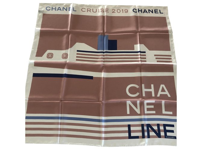 Foulard en soie Chanel Multicolore  ref.212895
