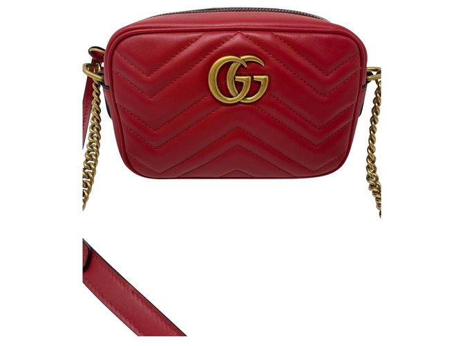 Gucci Mini sac GG Marmont matelassé Nouveau Cuir Rouge  ref.213733