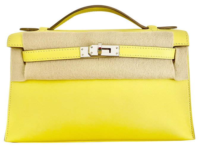 Hermès Bolso de mano Kelly amarillo lima Cuero  ref.214036