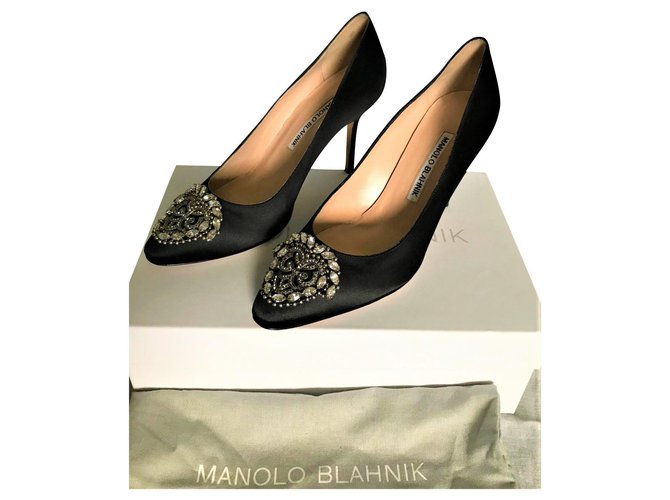 Zapato de salón Manolo Blahnik Okkava Negro Satén  ref.214083