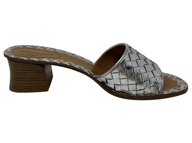 Bottega Veneta Woven sandals Silvery Leather  ref.214201