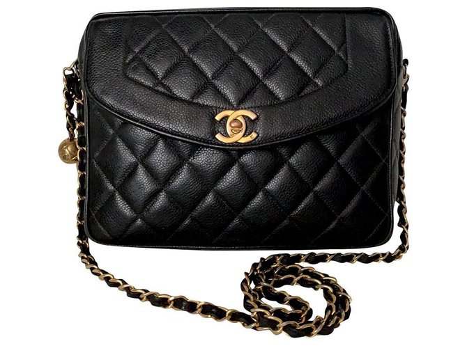 Camera Chanel Handbags Black Leather  ref.214244