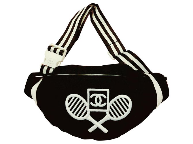 Chanel Beauty VIP Xmas Gift Cosmetic Clutch / Pouch Bag Handbag Beige  Genuine