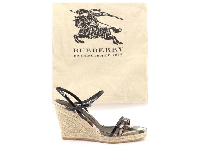 Burberry sandali Nero Finta pelle  ref.214467