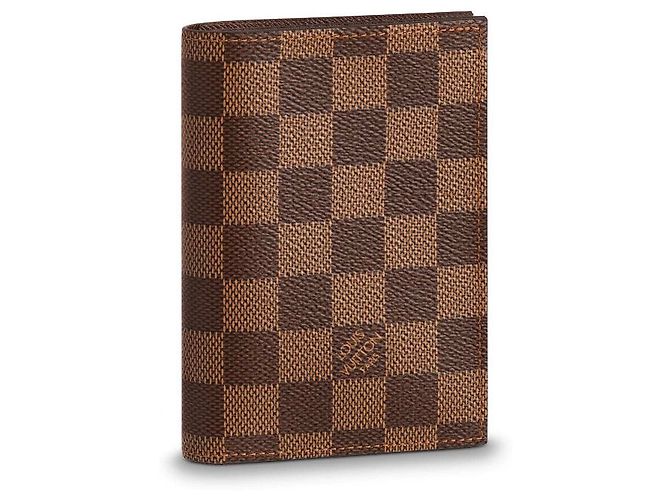 Louis Vuitton Capa de passaporte LV nova Marrom