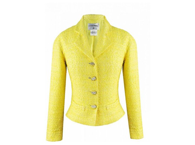 Chanel berühmter Cruise Rock Anzug Gelb Tweed  ref.214730