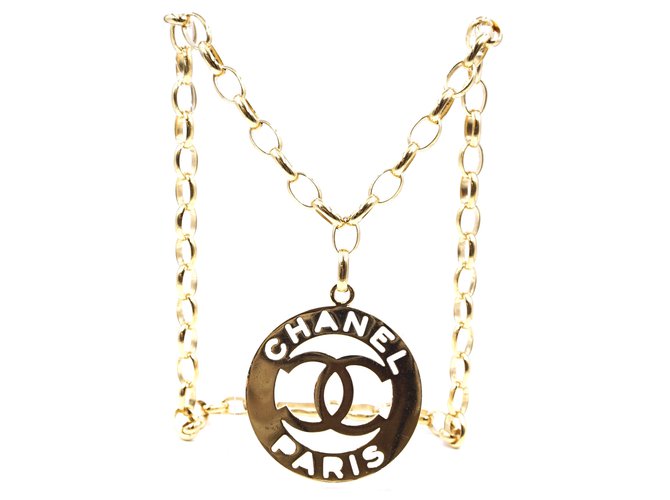 Collier à découpes oversize Chanel Gold CC Métal Doré  ref.214921