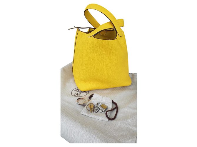 Hermès PICOTIN 22 Cuir Jaune  ref.215417