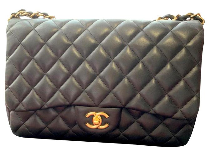 Timeless Chanel black lambskin Jumbo classic flap bag GHW Leather  ref.215425