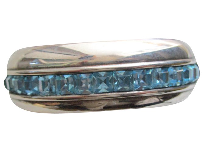Givenchy Bracelet manchette cristaux. Métal Argenté Bleu clair  ref.215459