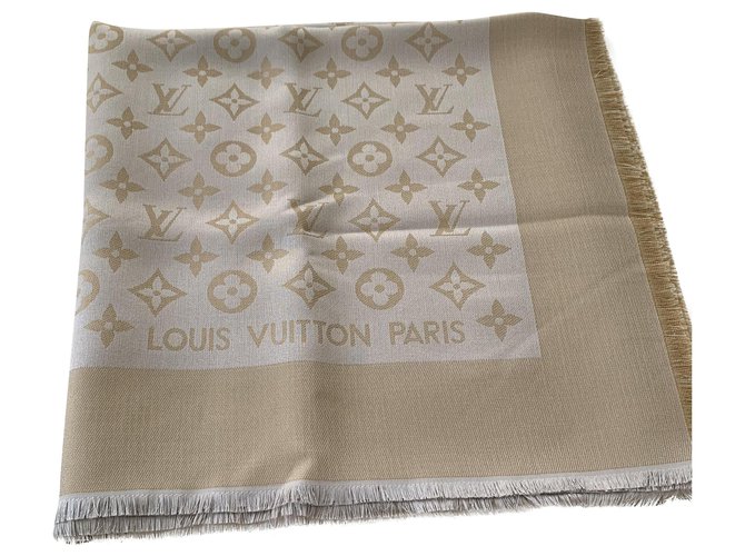 Louis Vuitton Cachecol brilho monograma Bege Seda  ref.215685
