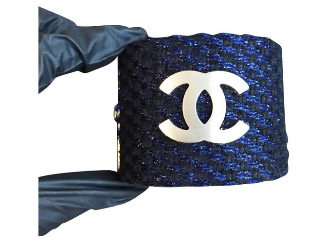 Chanel cooles CC Logo Manschettenarmband Mehrfarben Metall  ref.215874