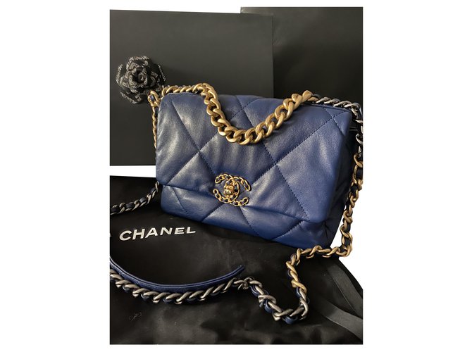 Chanel 19 Chanel Saco 19 Azul Couro  ref.215901