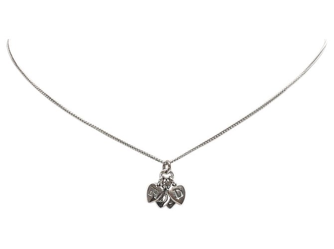 Collier Dior en argent avec logo cœur Métal Argenté  ref.215993