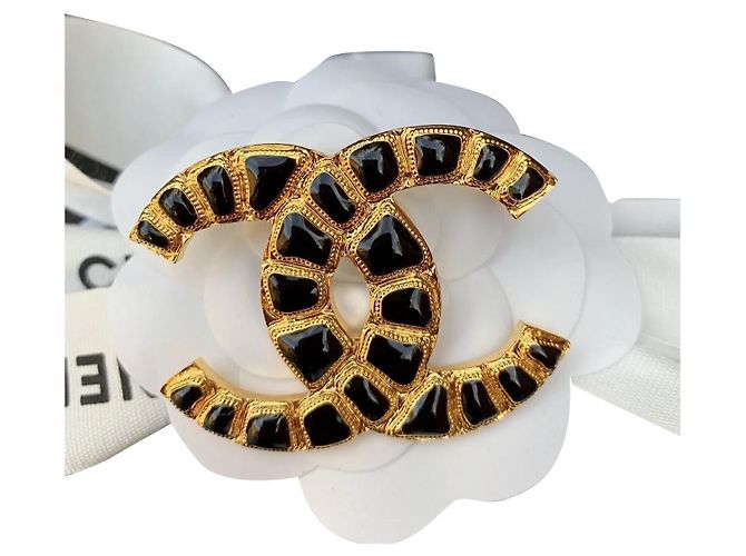 Chanel Broche Dorado Metal