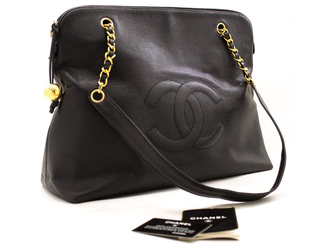 CHANEL Caviar Jumbo Large Chain Shoulder Bag Black Gold Zipper Leather  ref.216054 - Joli Closet