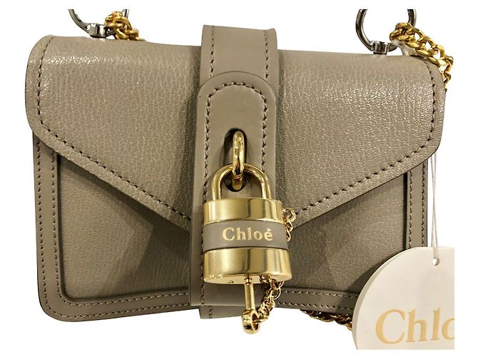 Chloé Bolso bandolera pequeño con cadena de Chloe Aby Gris