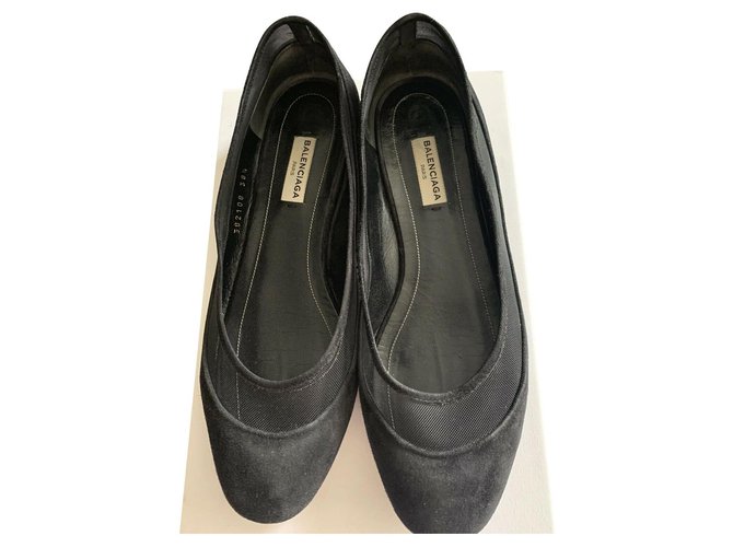 Balenciaga Zapatos planos de ante y malla con tachuelas Negro Suecia  ref.216594
