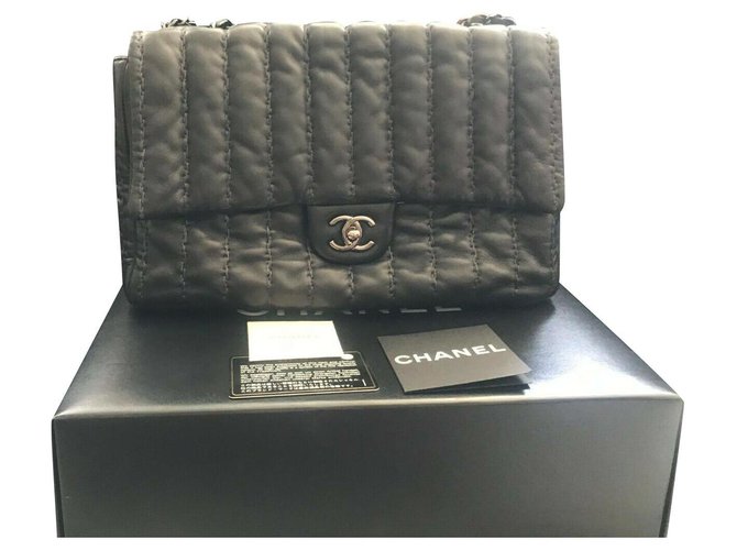 100% Authentic Chanel Lambskin black Shimmery Striped Quilted Jumbo Classic Flap Leather  ref.216619