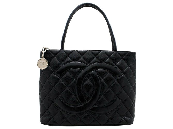 Chanel Médaillon Black Leather  ref.216802