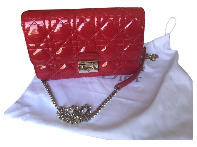 Christian Dior Miss Dior Borsa a tracolla / pochette in vernice rossa Rosso Pelle verniciata  ref.216844
