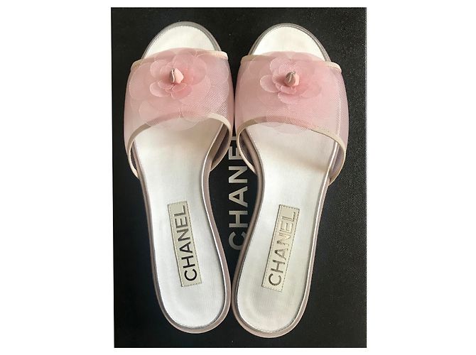 Chanel Mulas de camélia rosa