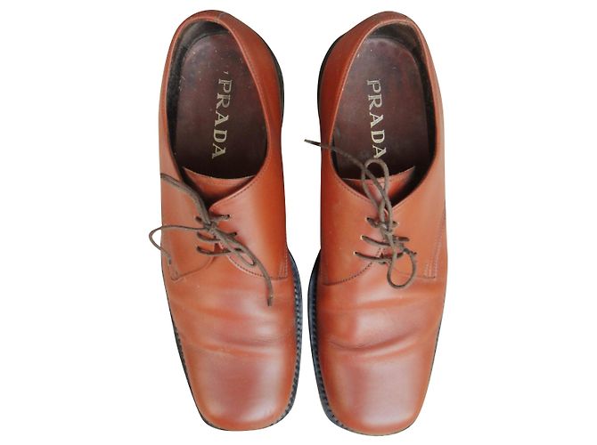 Derbies Prada en cuir marron clair Taille 42.5