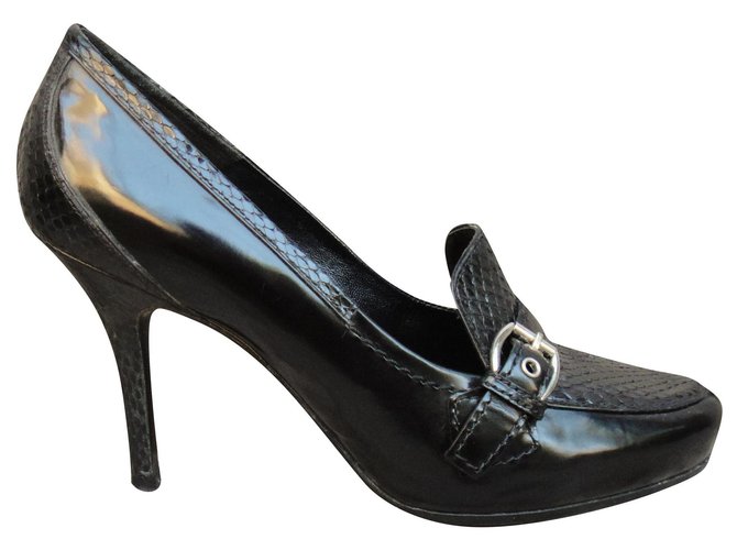 Zapatos de tacón Louis Vuitton p 36 Negro Charol  ref.217227