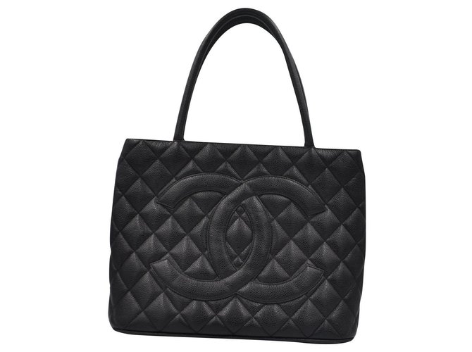 Chanel medaillon handbag 2002 Black Leather  ref.217632
