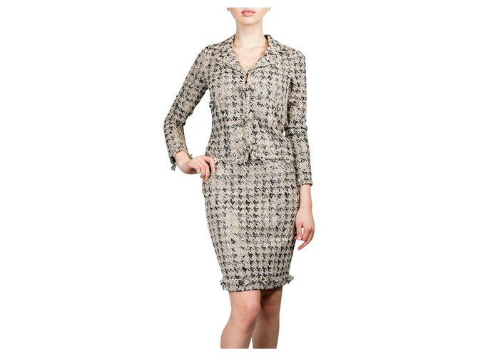 Chanel tailleur jupe en tweed Laine Beige  ref.218057