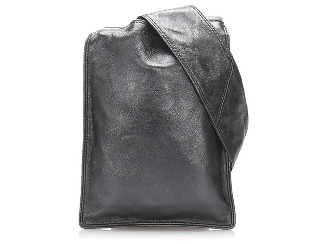 Bolsa de couro Chanel de pele de cordeiro preta Preto  ref.218319